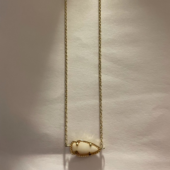 Kendra Scott white arrow necklace - Picture 1 of 2